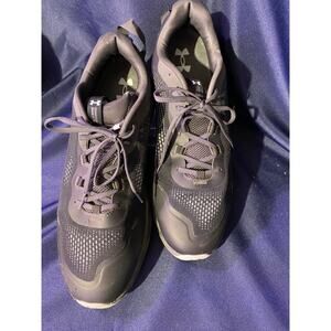 Under Armour Charged sz 15